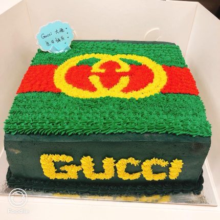 Gucci-Inspired Cake: Indulge in Exquisite Designer Elegance with iCake's Custom Confectionery"