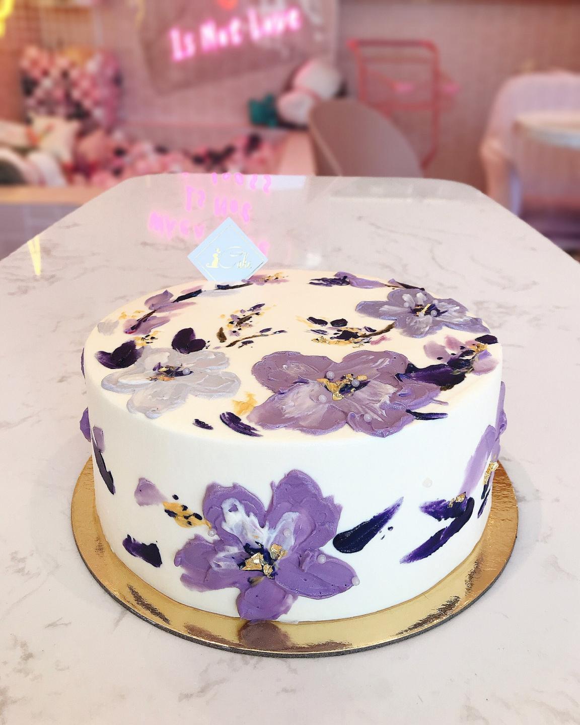 20 Purple Wedding Cake Ideas for a Striking Look