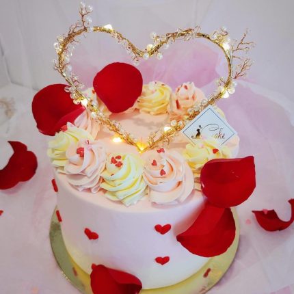 Rose Petals Pink Cake