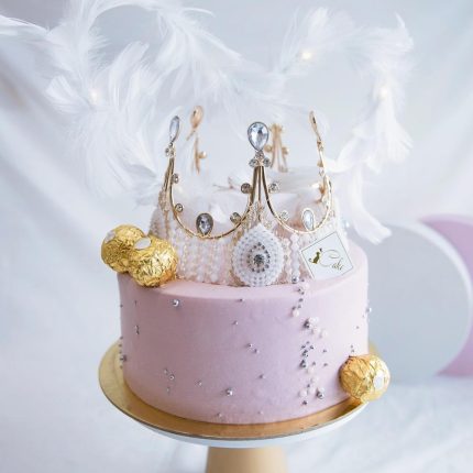 Exquisite Violet Feather Crown Cake Design | iCake Melbourne