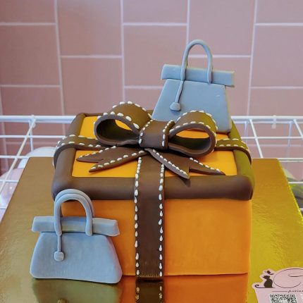 Luxury Hermes Box Cake in Melbourne – The Perfect Fondant Creation for Elegant Celebrations| iCake Melbourne