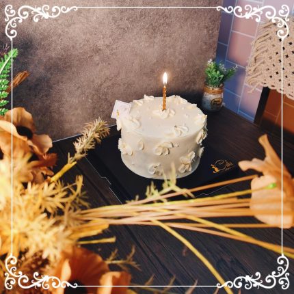 iCake Melbourne | White Cream Flower Cake - Elegant Custom Cakes for Special Occasions