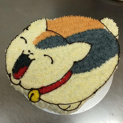 iCake's Lucky Cat Cake: Fortune and Flavor Combined
