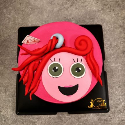 Exquisite Braids Girl Cake Design | iCake Melbourne