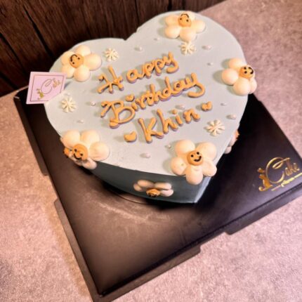 Blossoms of Joy: Smiling Daisy Cake | iCake Melbourne