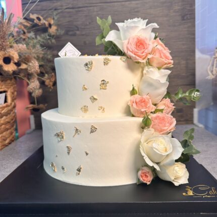 Elegance in Bloom: iCake's Exquisite Rose Wedding Cake in Melbourne