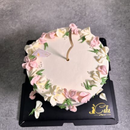 Exquisite Pink Vintage Cake Design by iCake Melbourne | Indulge in Timeless Elegance