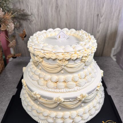 Elegance in Every Bite: Discover iCake's White Pearls Cake in Melbourne