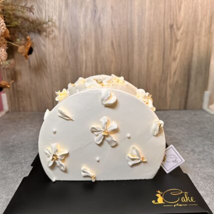 Exquisite White Flower Cake in Melbourne | iCake Delights