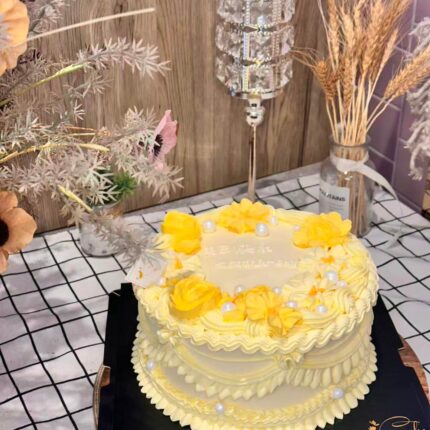 Yellow Vintage Pearl Cake