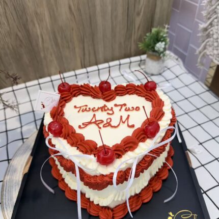 Heart Vintage Buttercream Cake | A Romantic Vintage-Inspired Cake by iCake Melbourne