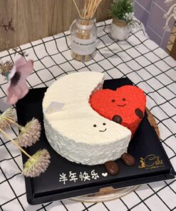 Love to the Moon and Back: The Viral Jellycat Style Moon and Heart Cake in Melbourne