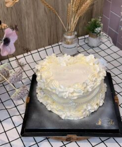 Alternative view of The Moonlight Vintage Heart: Melbourne’s Premier Shimmering Silver-White Vintage Cake