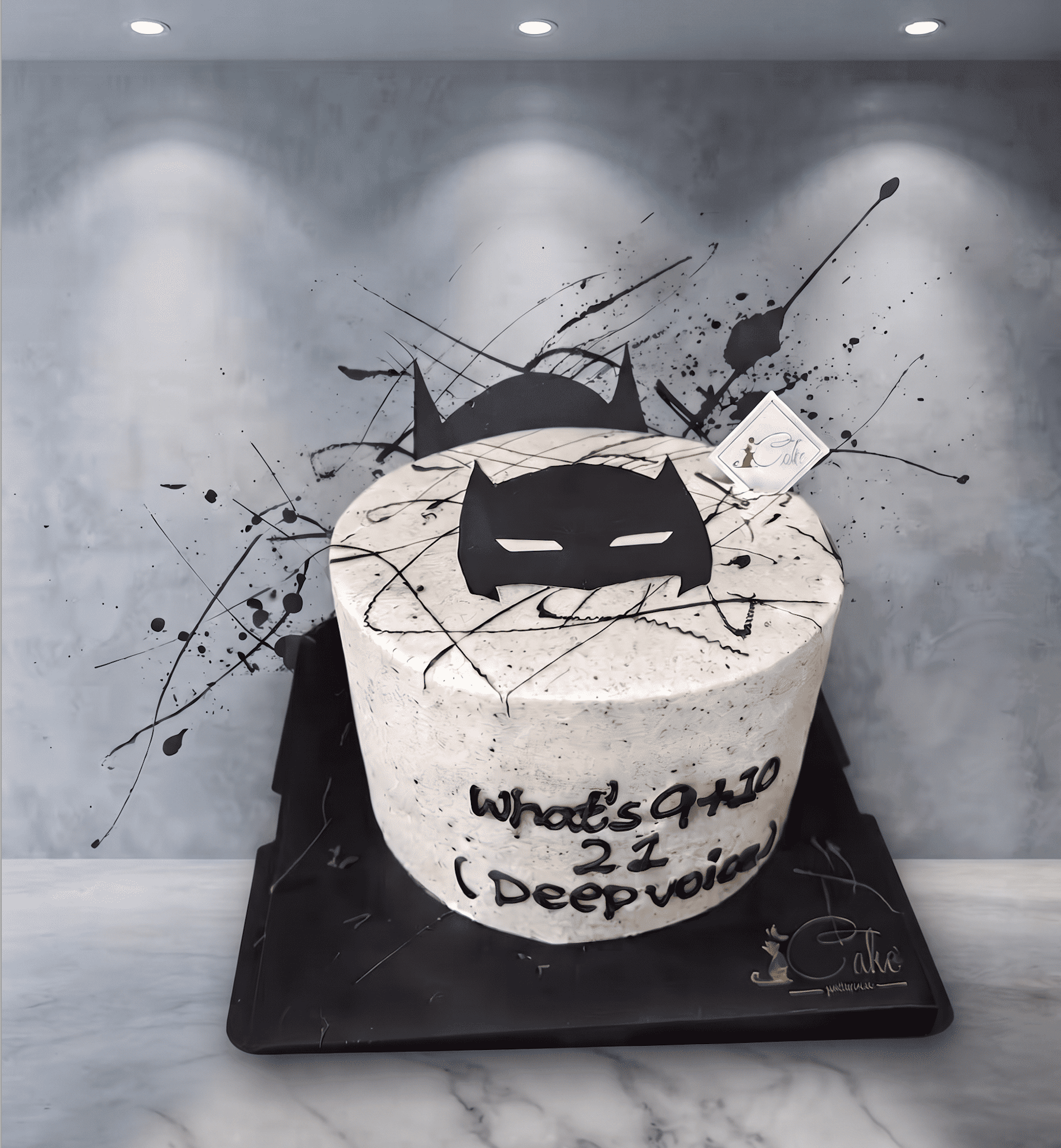 The Gotham '21' Custom Batman Cake - Image 2